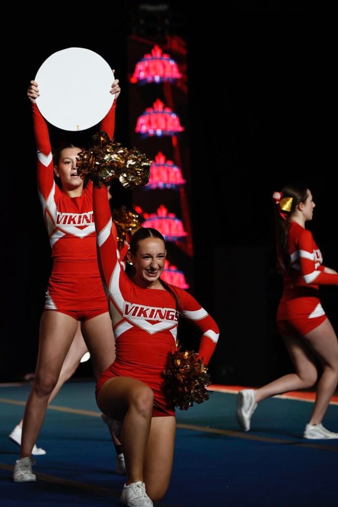 hammarskjold-cheerleading-team-competition