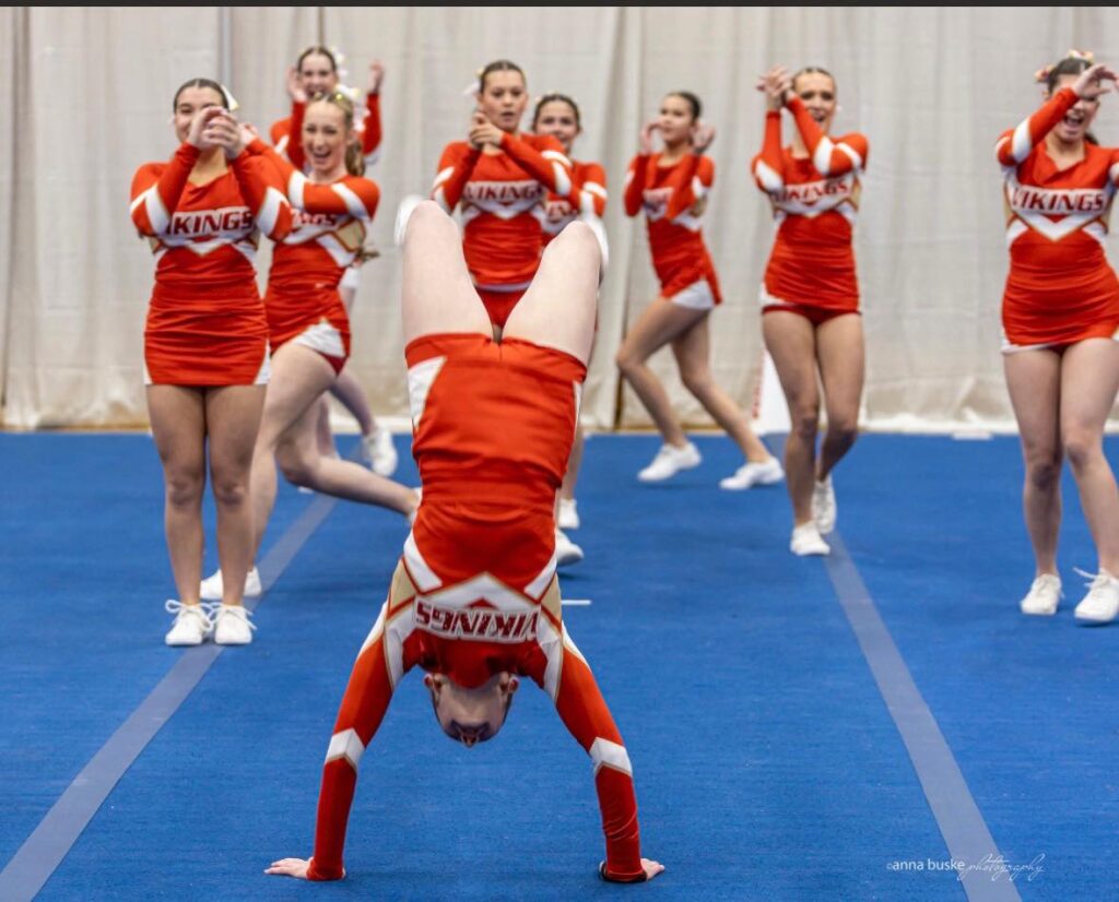 hammarskjold-cheerleading-team-competition
