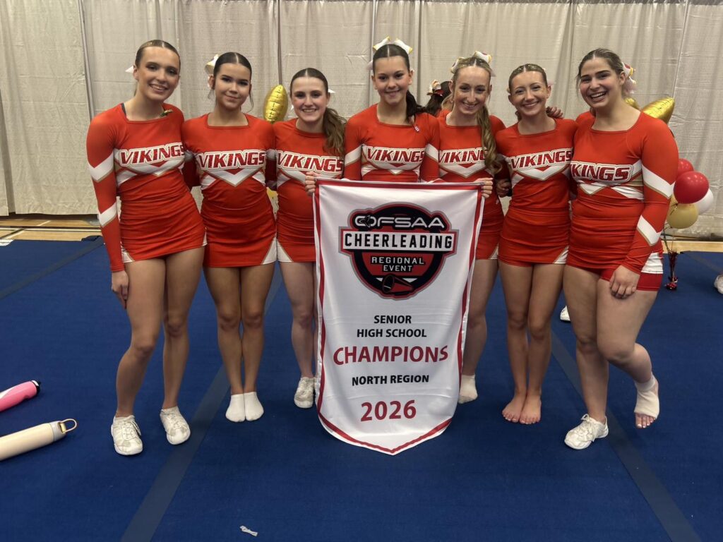 hammarskjold-cheerleading-teammates-competition