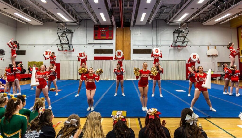 hammarskjold-cheerleading-team-competition