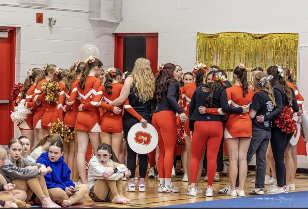 hammarskjold-cheerleading-team-huddle