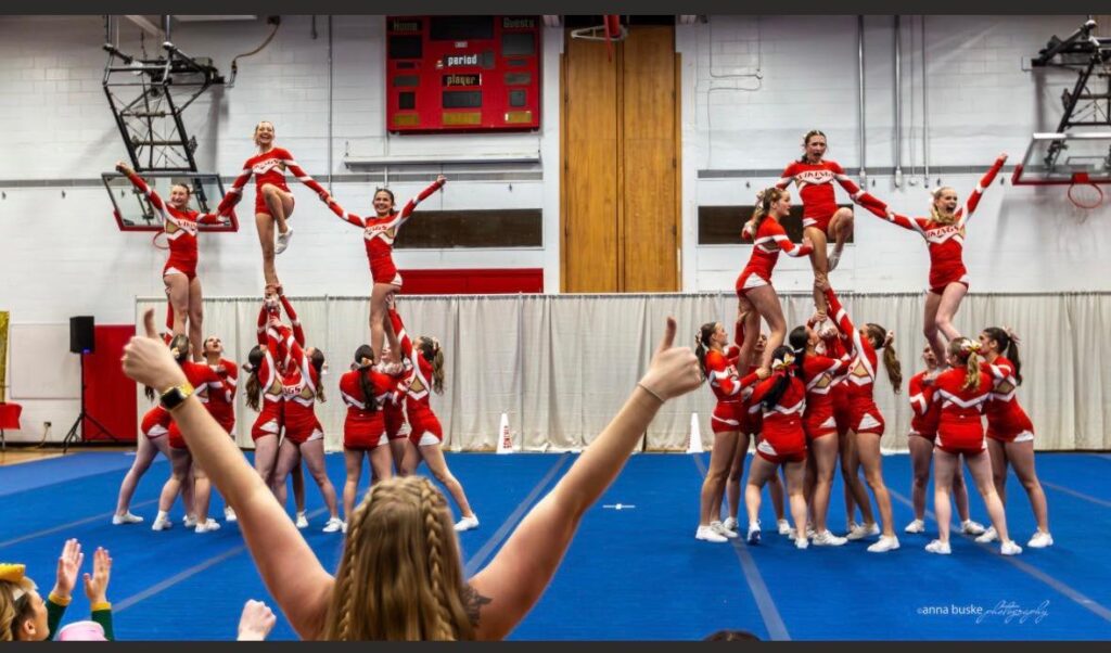 hammarskjold-cheerleading-team-competition