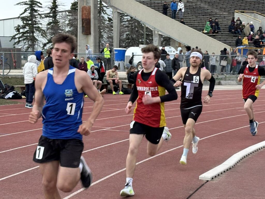 hammarskjold-track-&-field-boys-running