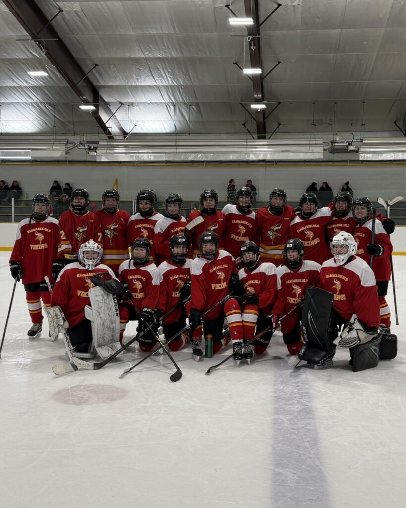 hammarskjold-girls-hockey-team-on-ice