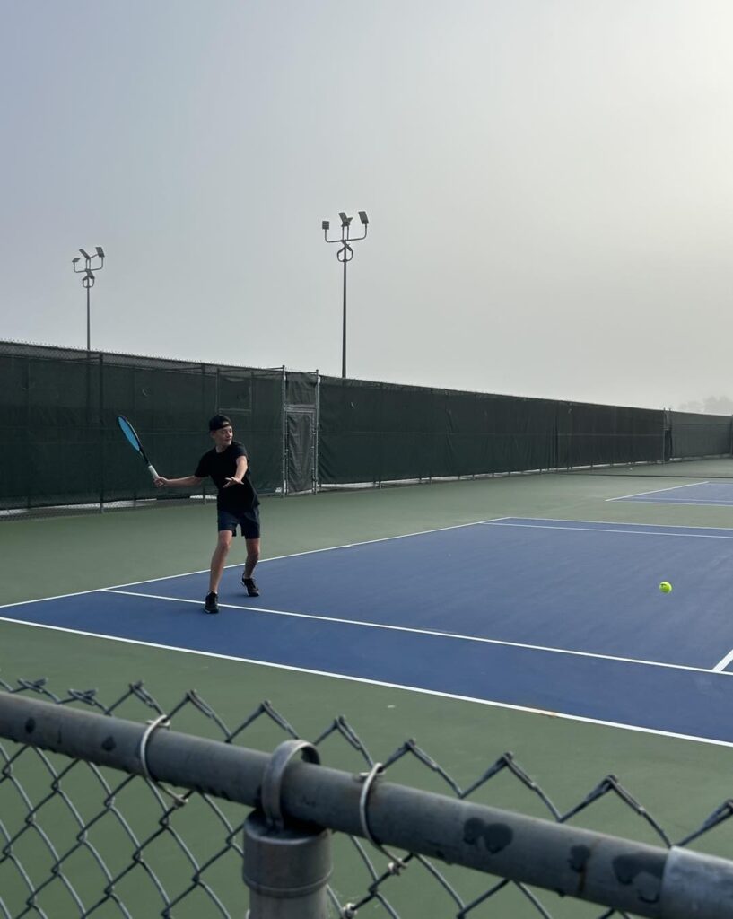 hammarskjold-tennis-team-playing