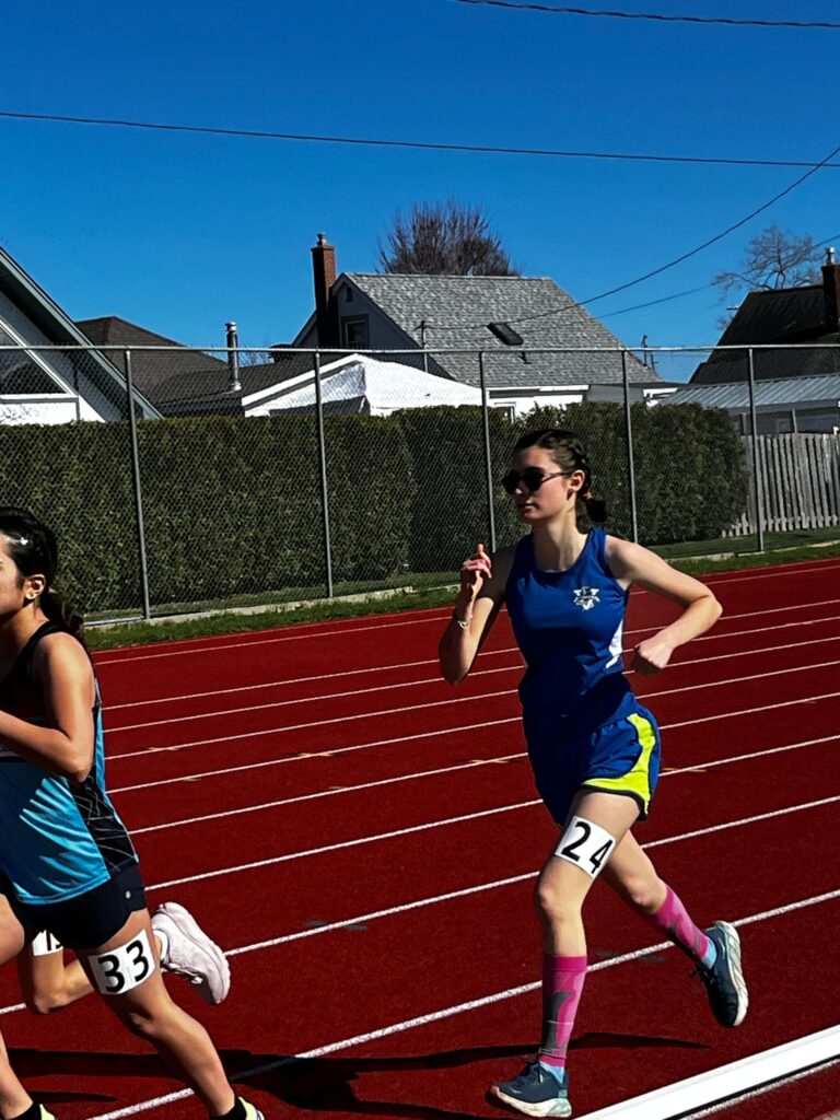 la-vérendrye-track-&-field-girls-running