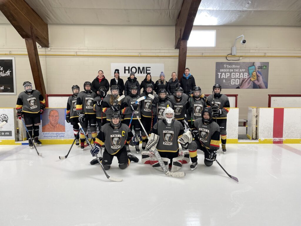matawa-girls-hockey-team