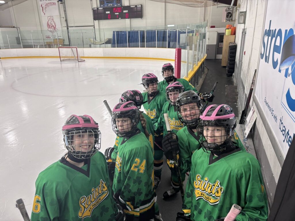 st-patrick-girls-hockey-team-on-side