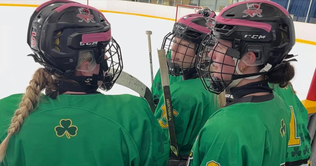 st-patrick-girls-hockey-team