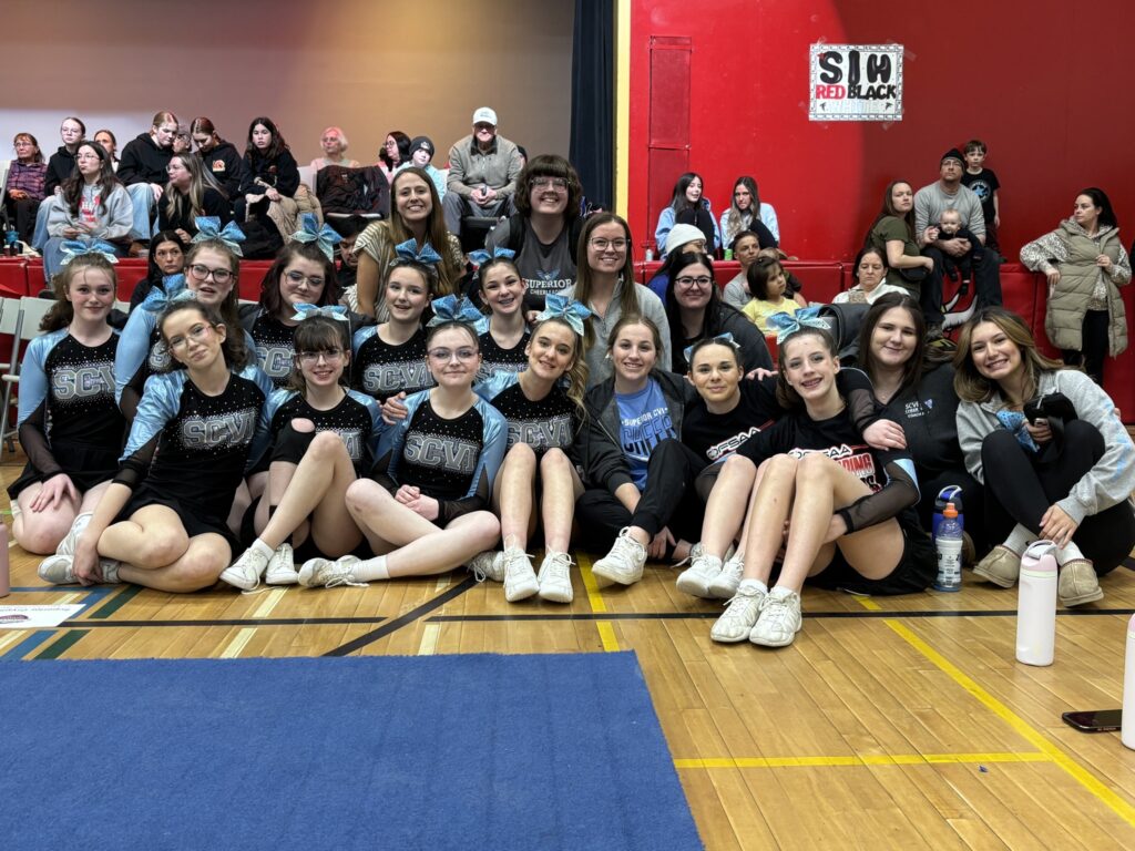 superior-cheerleading-team