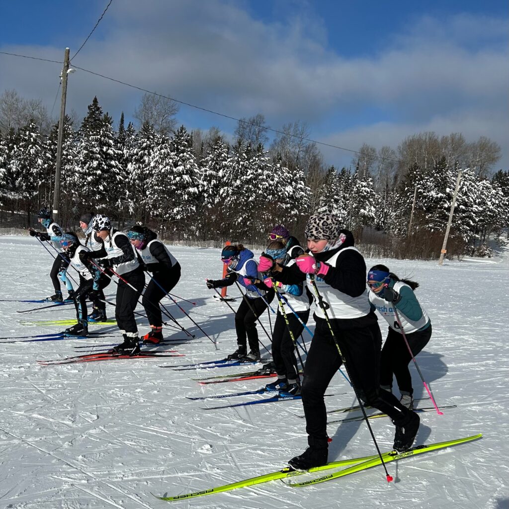 nordic-skiing-race-participants-waiting-to-ski