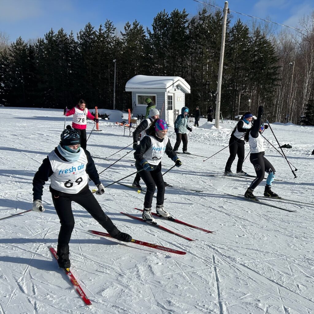 nordic-skiing-race-participants-skiing
