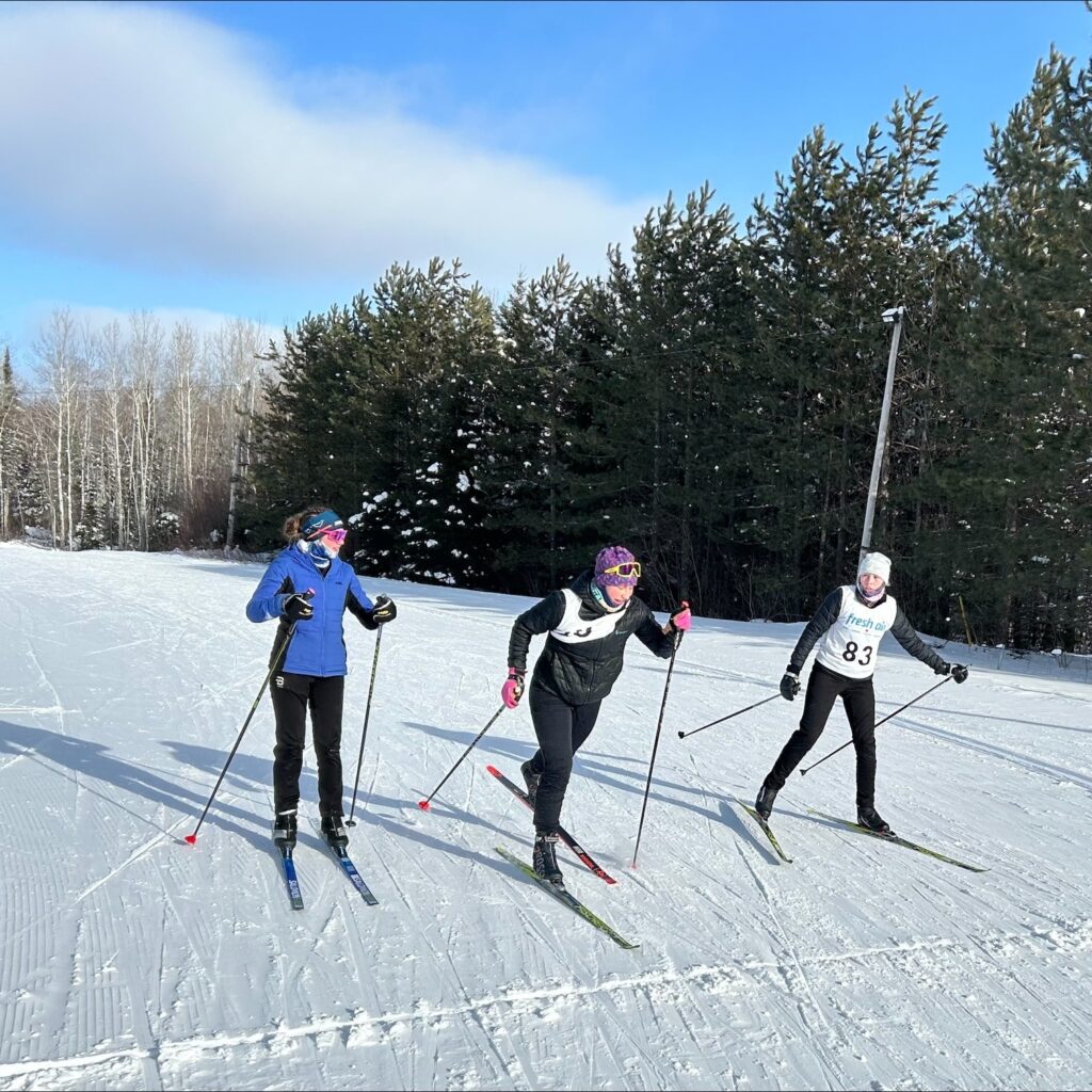 nordic-skiing-race-participants-skiing