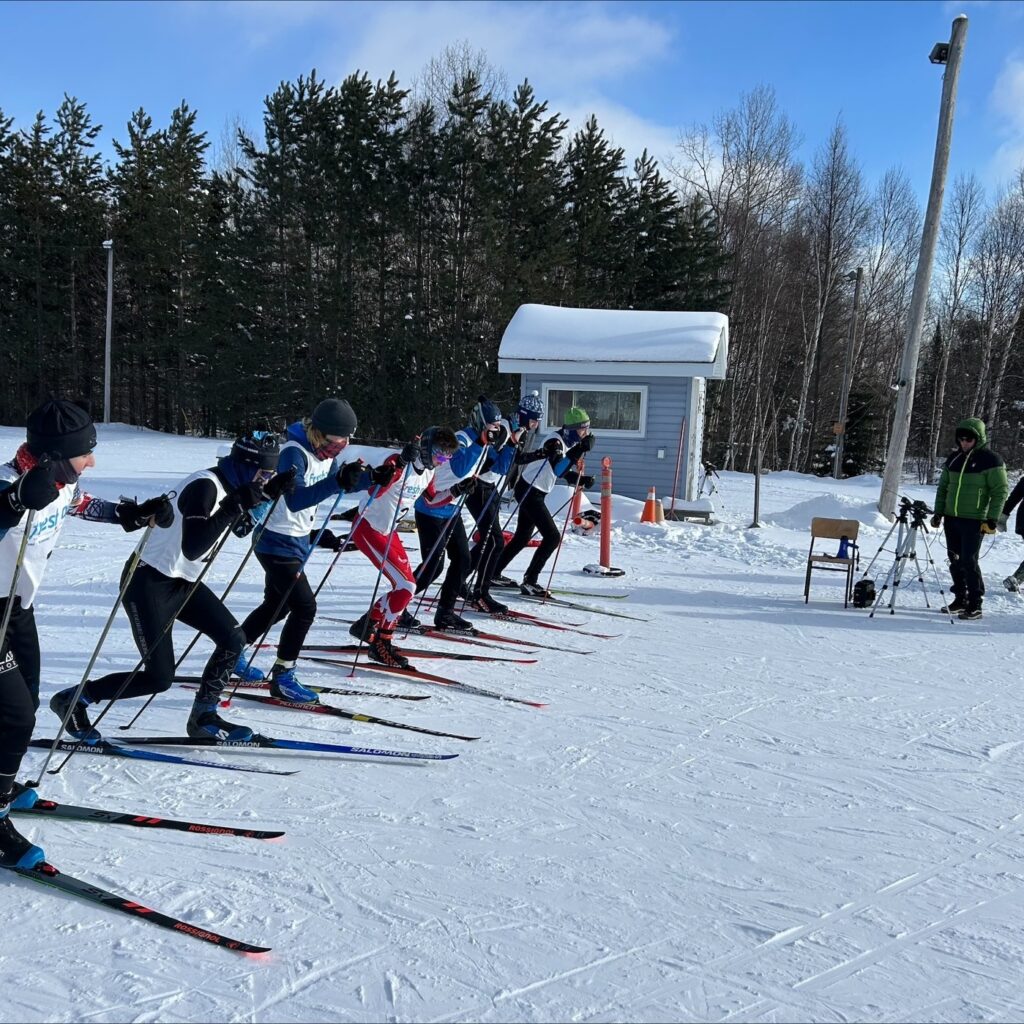 nordic-skiing-race-participants-waiting-to-start