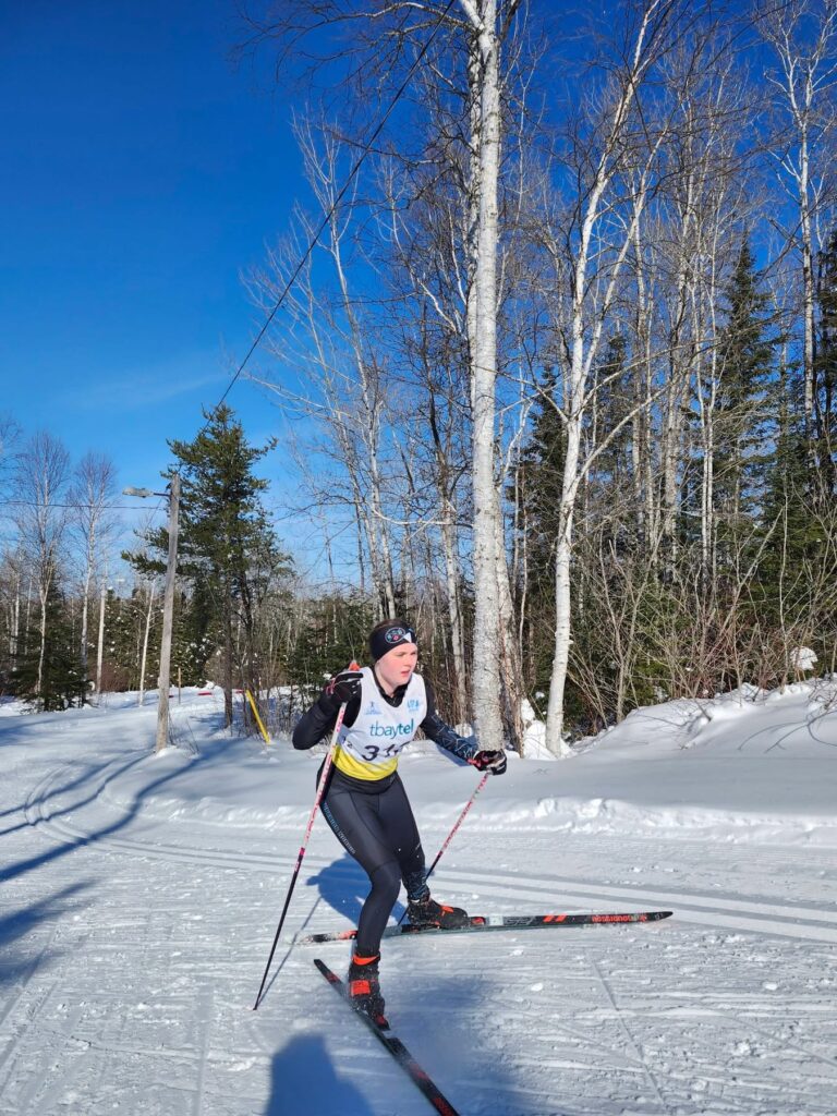 nordic-skiing-race-superior-cvi-participant-skiing