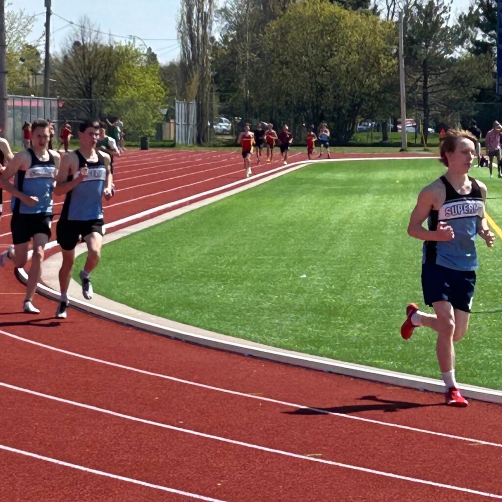 superior-track-&-field-running