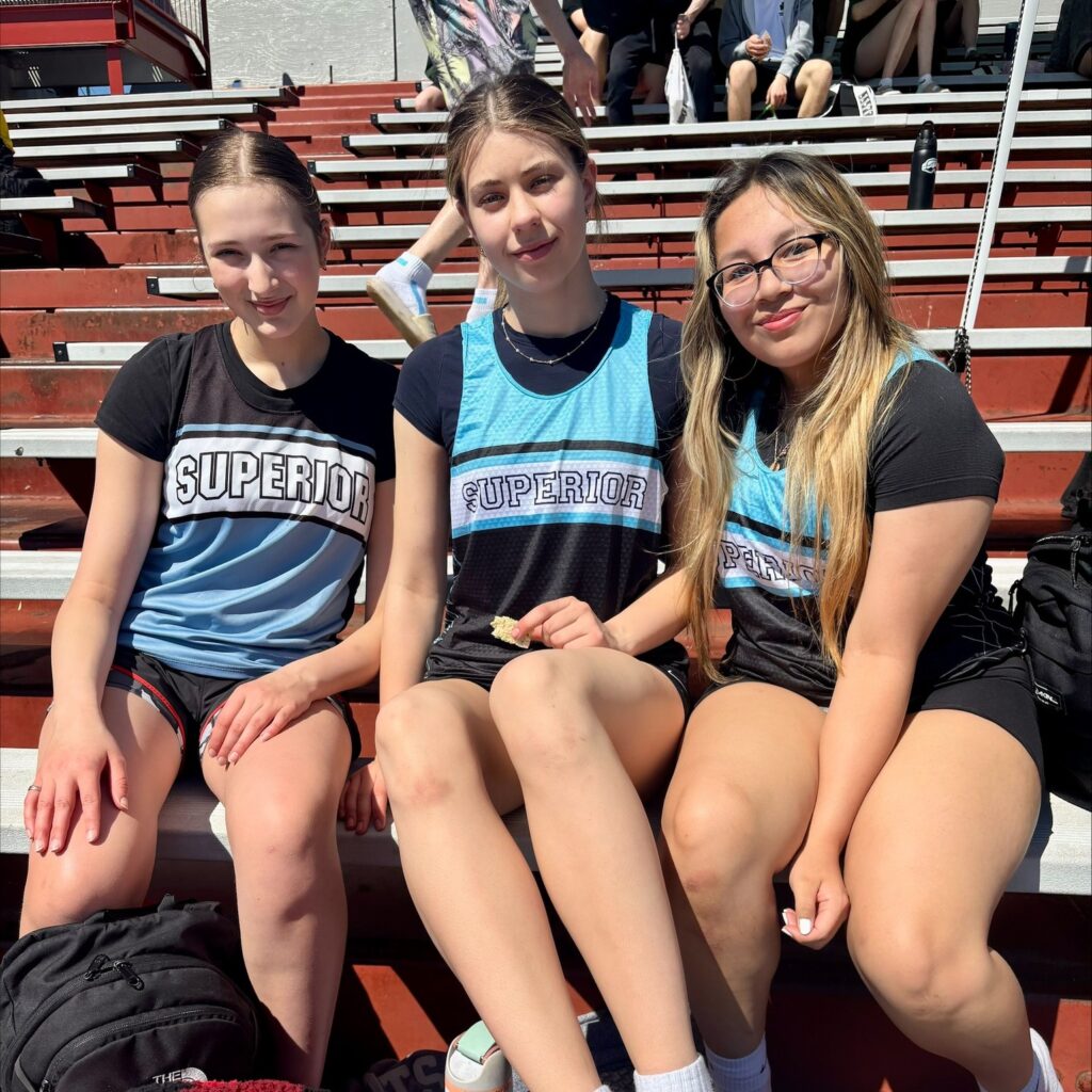 superior-track-&-field-girls-group