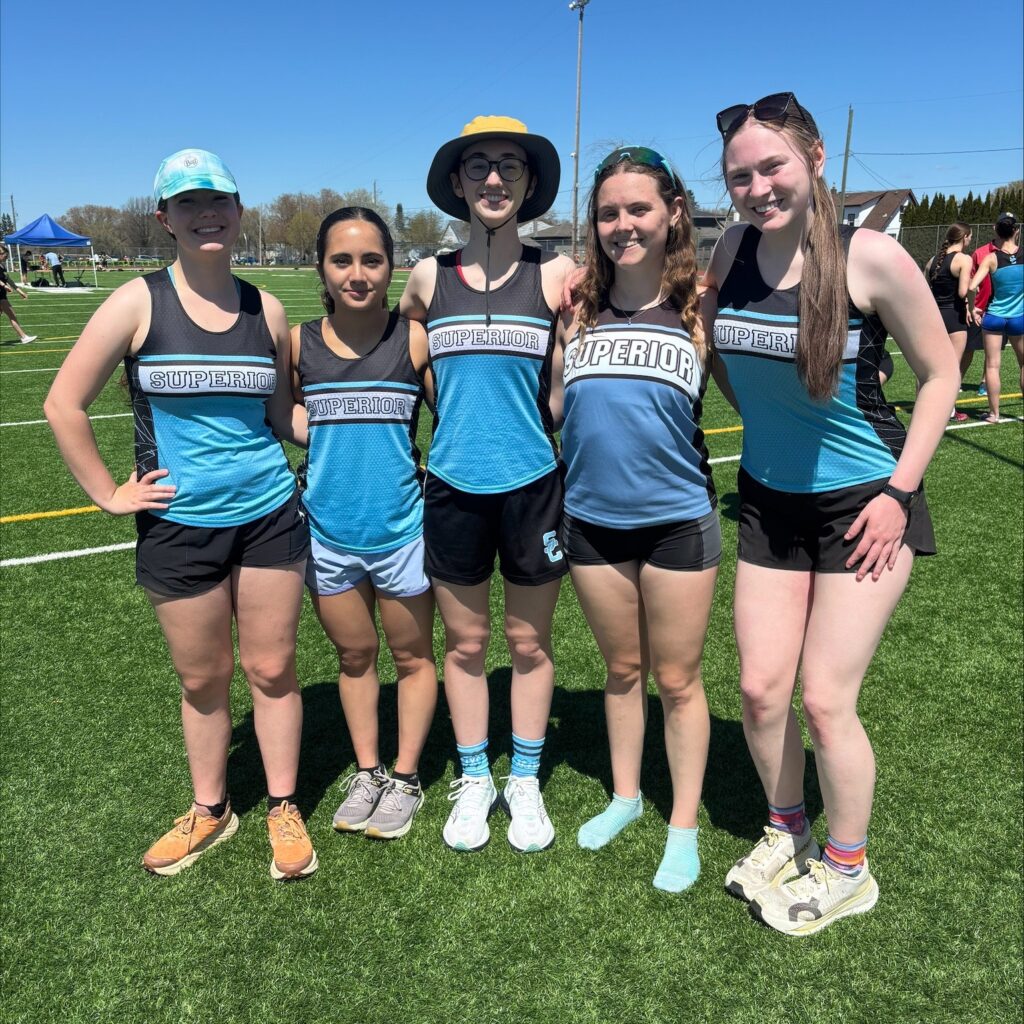superior-track-&-field-group-on-field