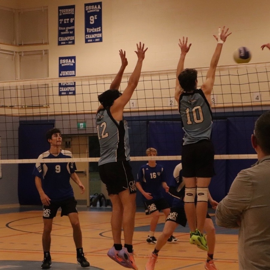 superior-cvi-volleyball-boys-blocking-ball