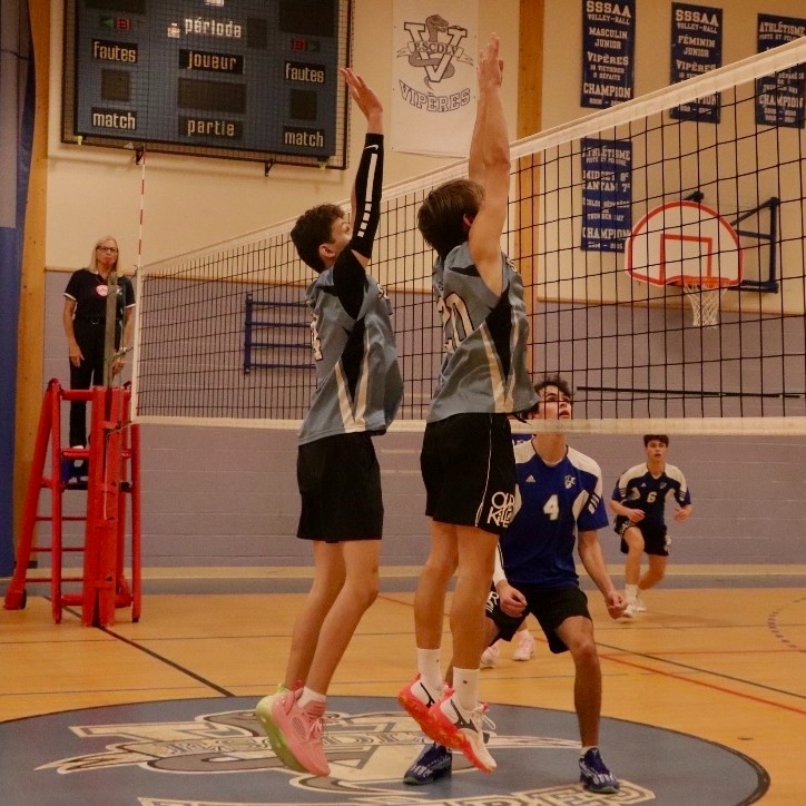 superior-cvi-volleyball-boys-blocking-ball