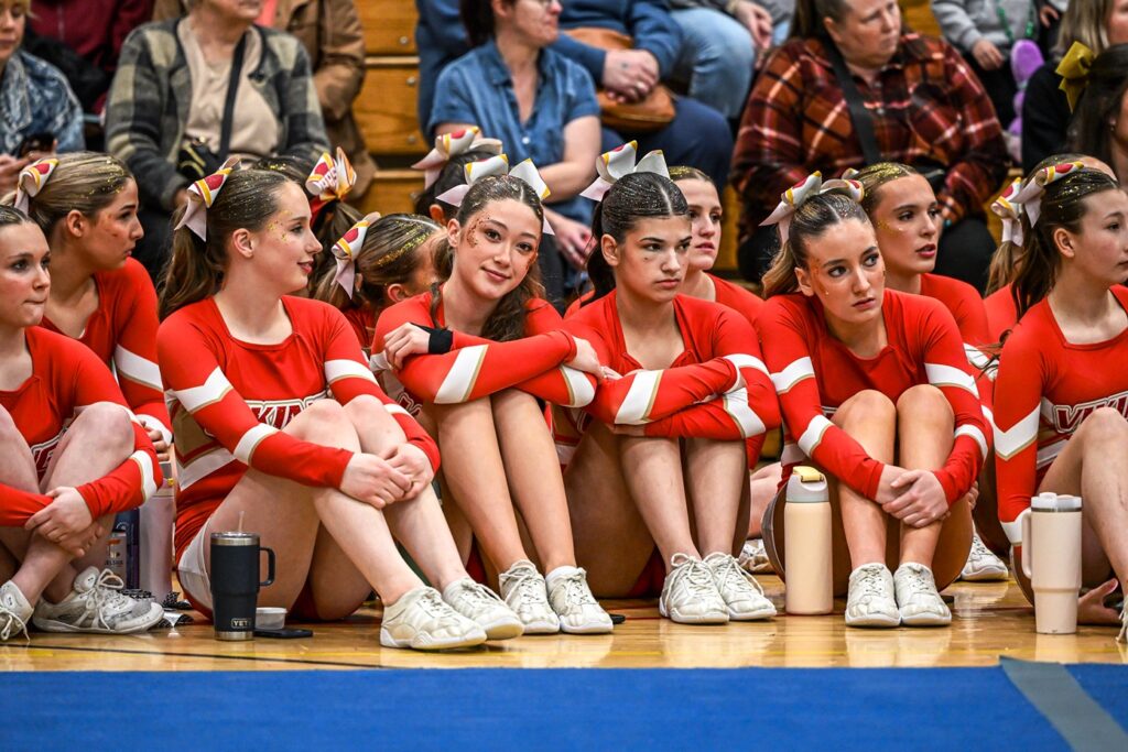 hammarskjold-girls-cheerleading-competition