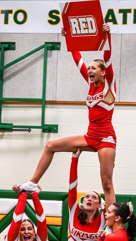 hammarskjold-girls-cheerleading-competition