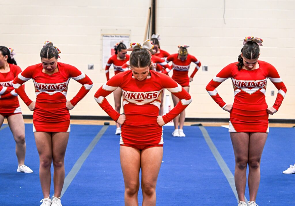 hammarskjold-girls-cheerleading-competition