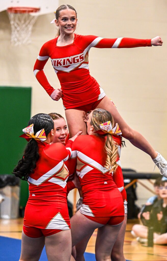 hammarskjold-girls-cheerleading-competition