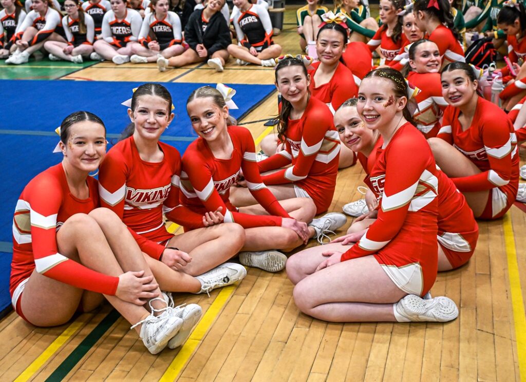 hammarskjold-girls-cheerleading-competition