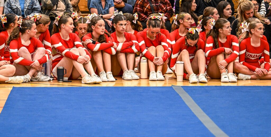 hammarskjold-girls-cheerleading-competition