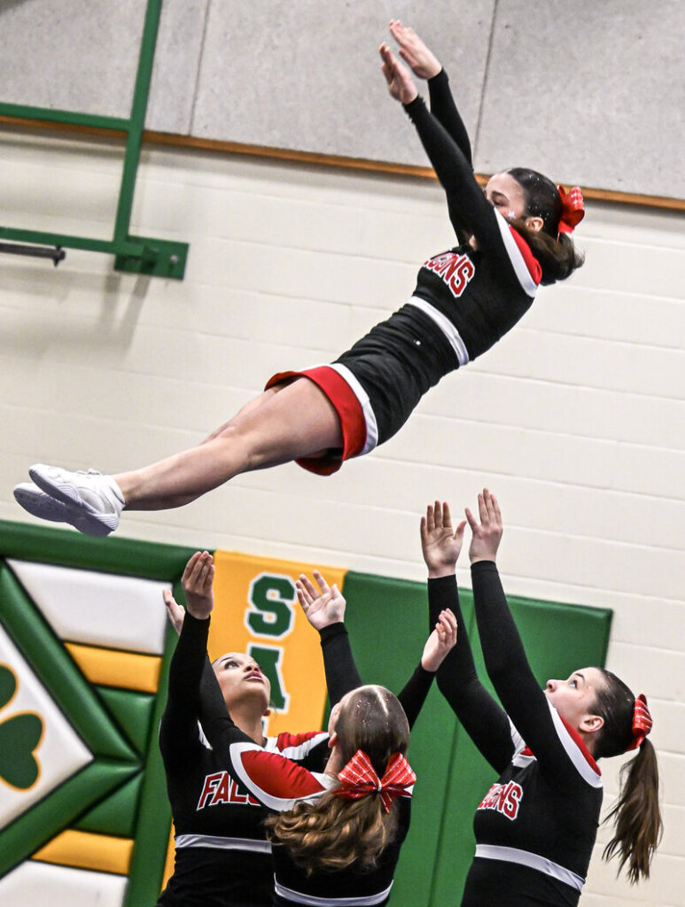 st-ignatius-girls-cheerleading-competition