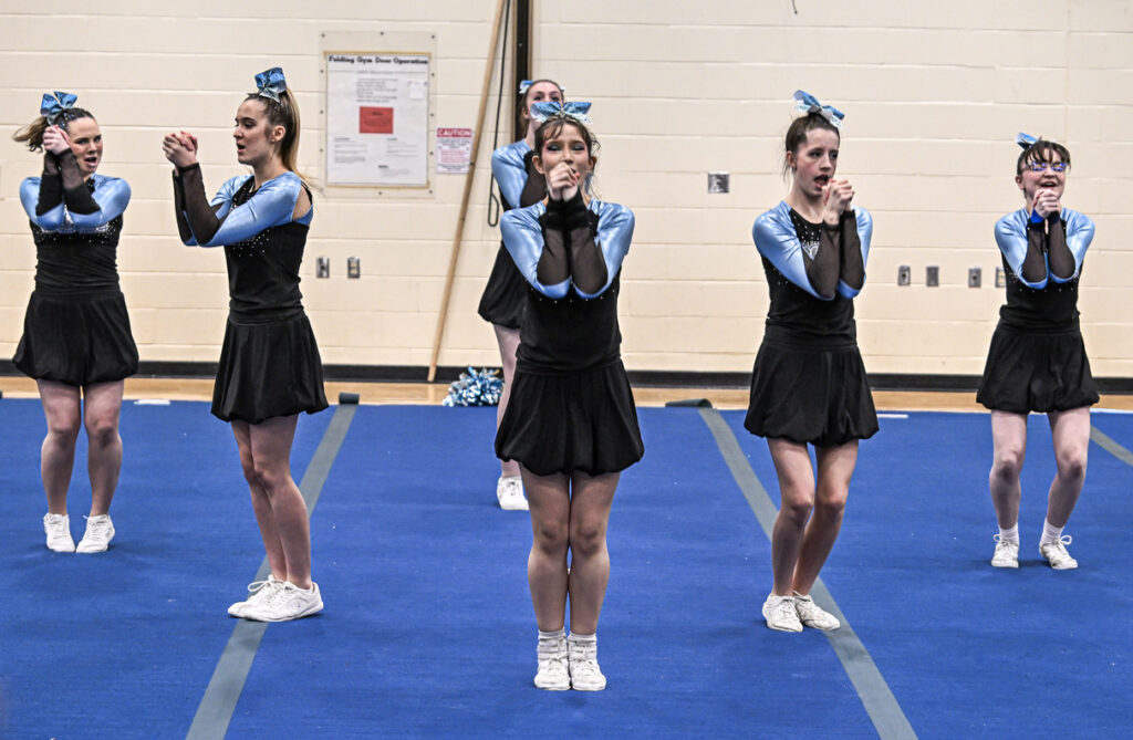 superior-cvi-girls-cheerleading-competition