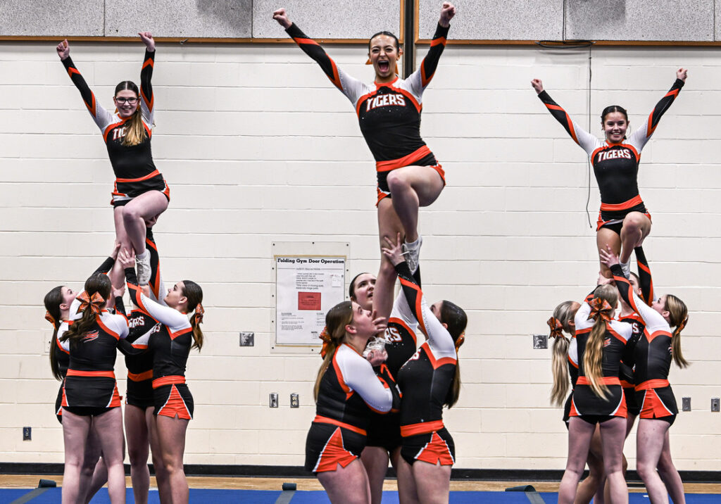 westgate-cvi-girls-cheerleading-competition