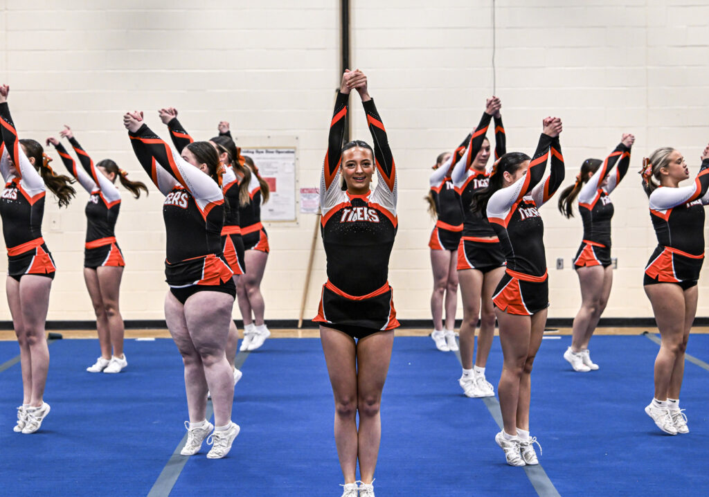 westgate-cvi-girls-cheerleading-competition