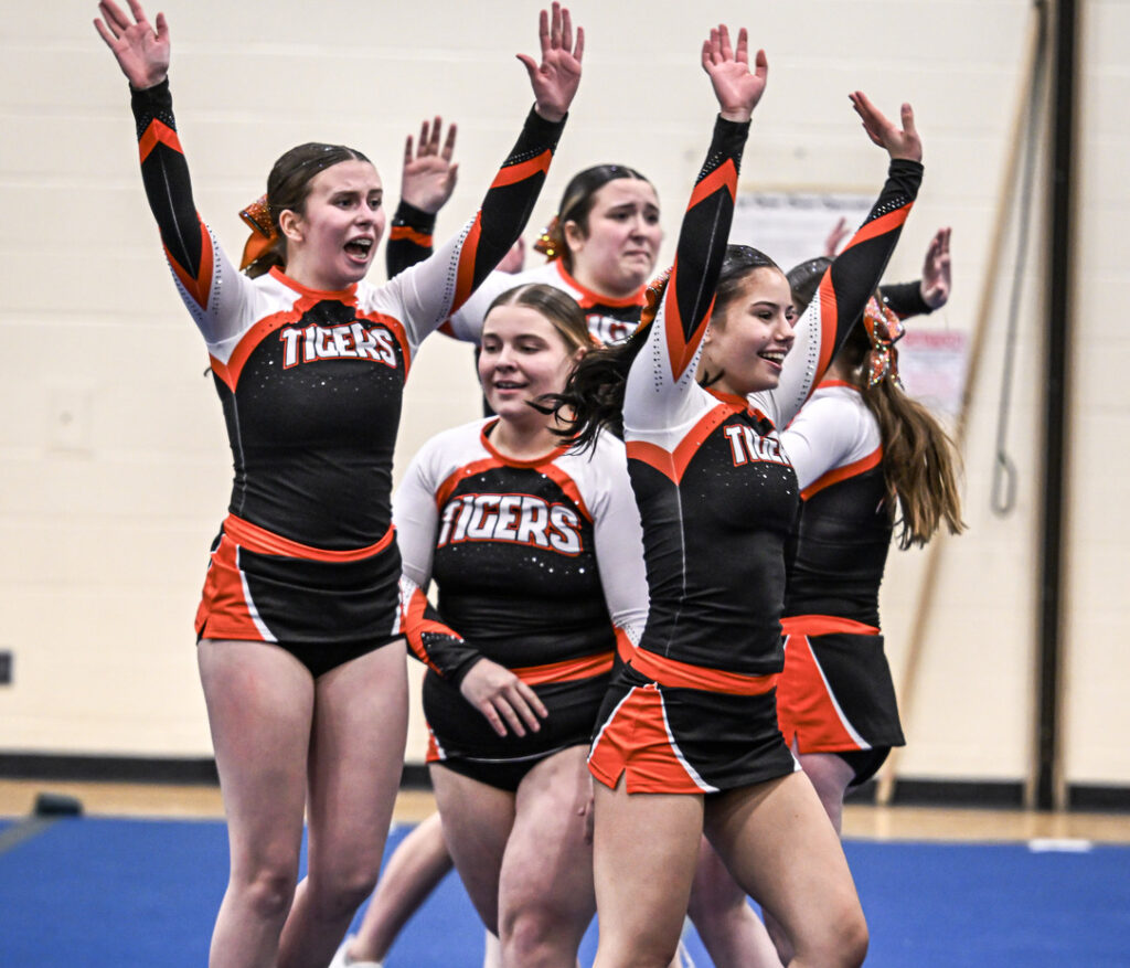 westgate-cvi-girls-cheerleading-competition