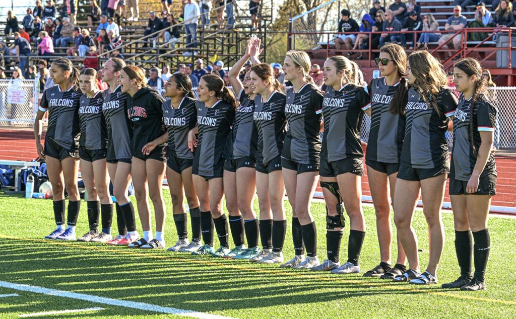 st-ignatius-girls-soccer-team-winners-group-lined-up
