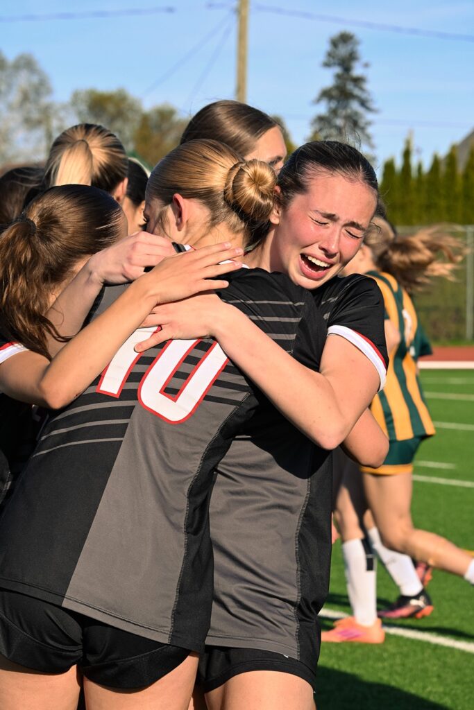 st-ignatius-girls-soccer-team-winning-celebrating