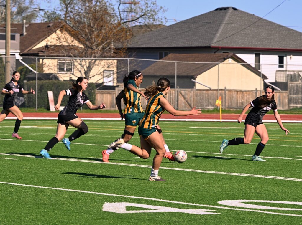 st-ignatius-st-patrick-teams-playing-final-soccer-gamev