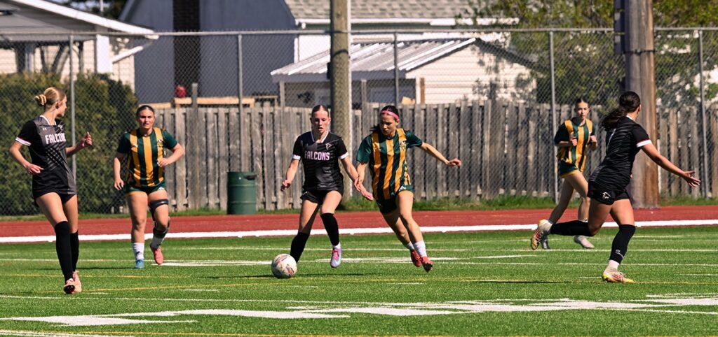 st-ignatius-st-patrick-teams-playing-final-soccer-game