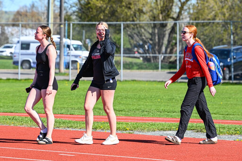 st-ignatius-track-and-field-team-girls