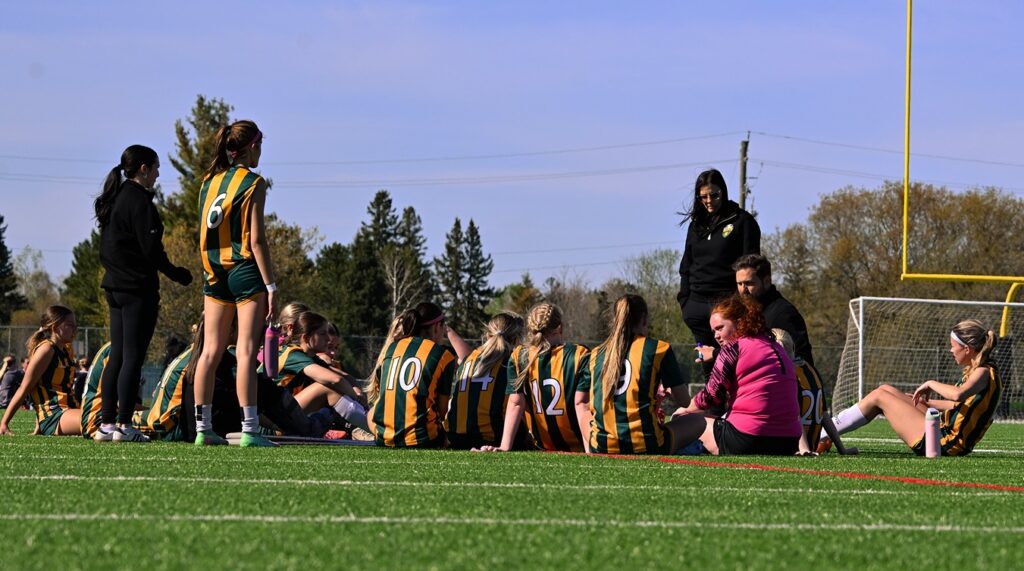 st-patrick-girls-soccer-team-team-huddle