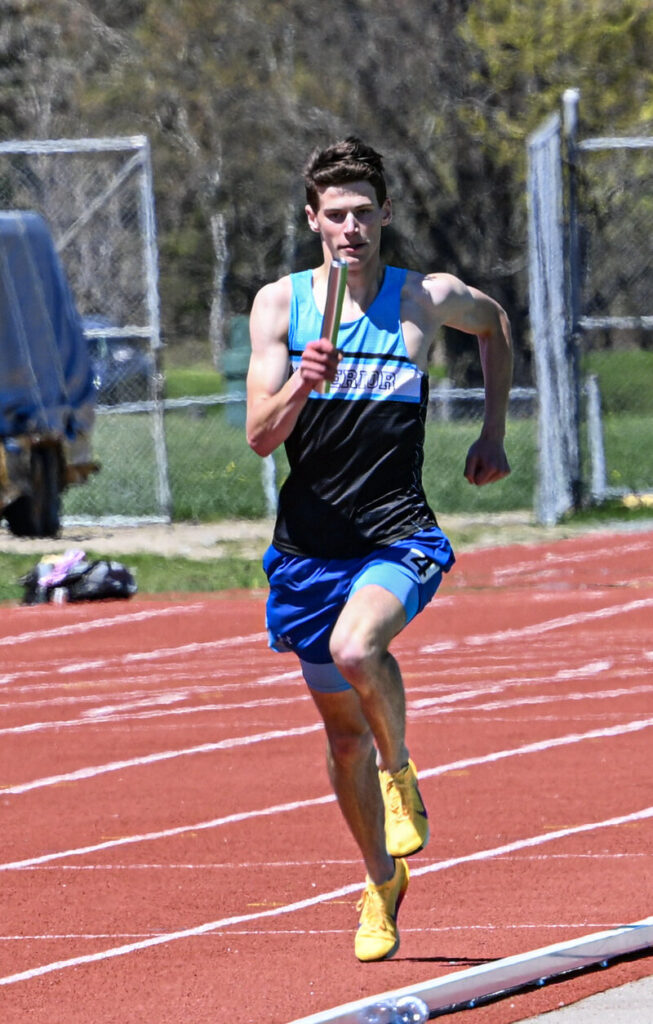 superior-cvi-track-and-field-team-boy-running