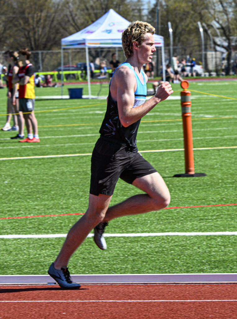 superior-cvi-track-and-field-team-boy-running