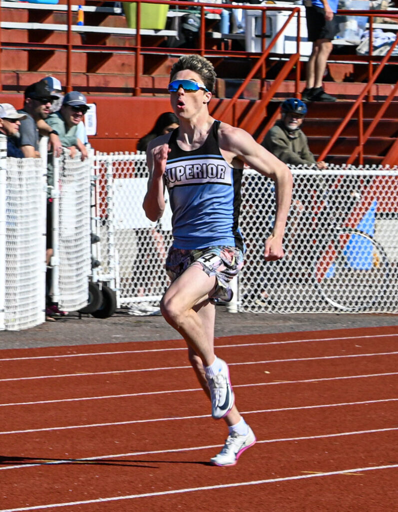 superior-cvi-track-and-field-team-boy-running